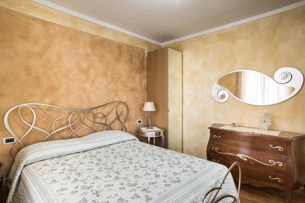 B&B La Petite Maison Puegnago Room photo